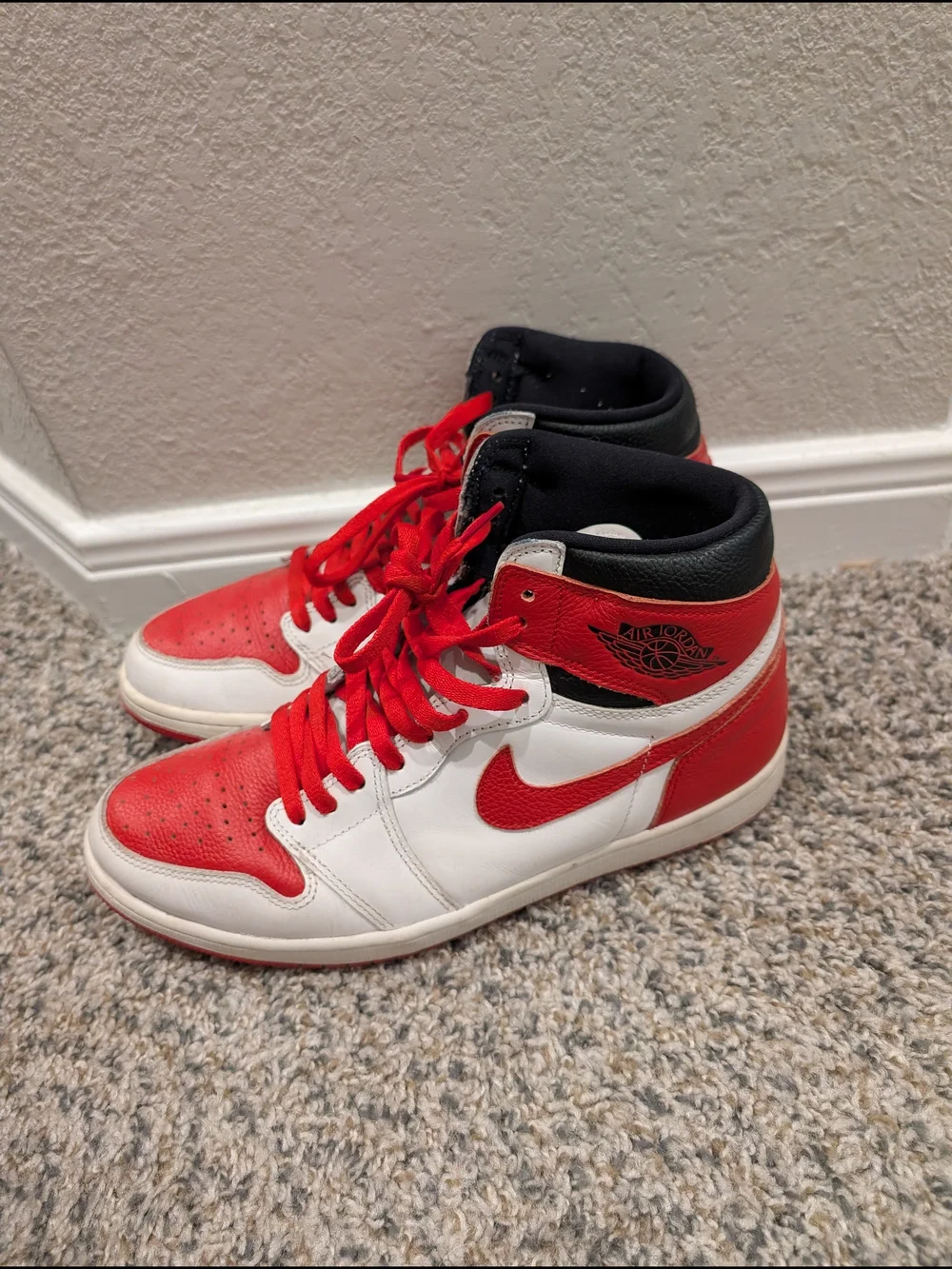 Nike Men's High-Top Sneakers White Red Black